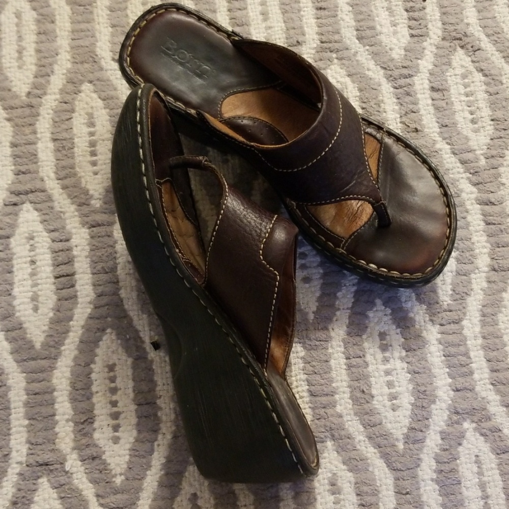Born wedge sandal